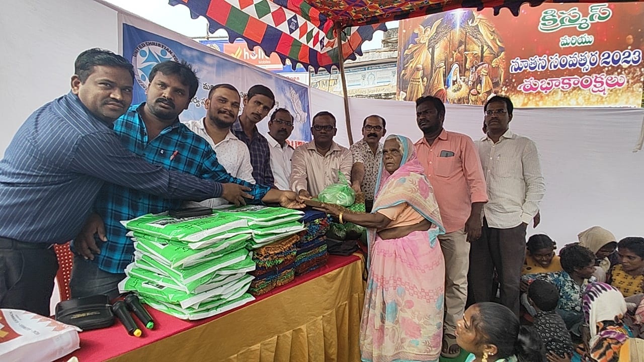 పేదలకు దుప్పట్లు పంపిణీ