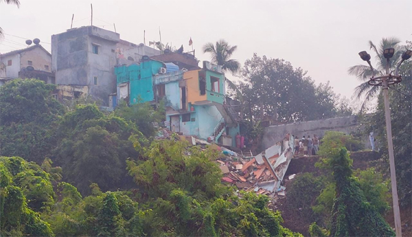 One-injured-in-building-collapse