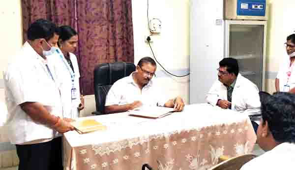 వైద్యులు అందుబాటులో ఉండాలి