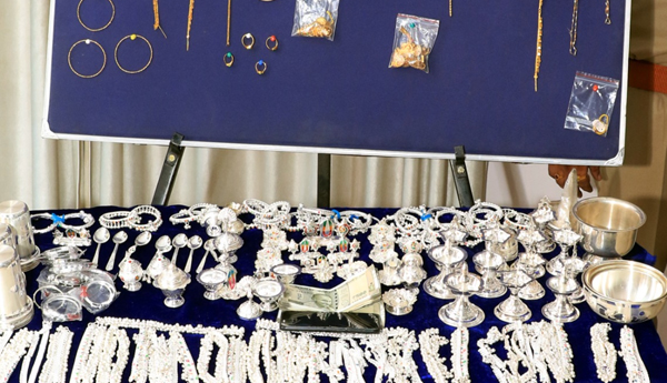 The-police-solved-a-case-of-theft-in-a-jewelery-shop