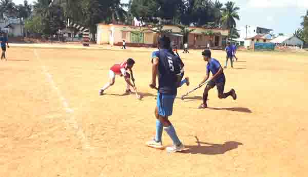 ఉత్సాహంగా హాకీ పోటీలు