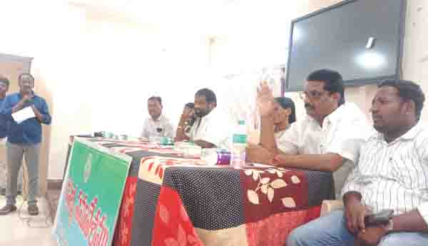  ప్రజా సమస్యలపై అధికార పార్టీ సభ్యులు నిలదీత