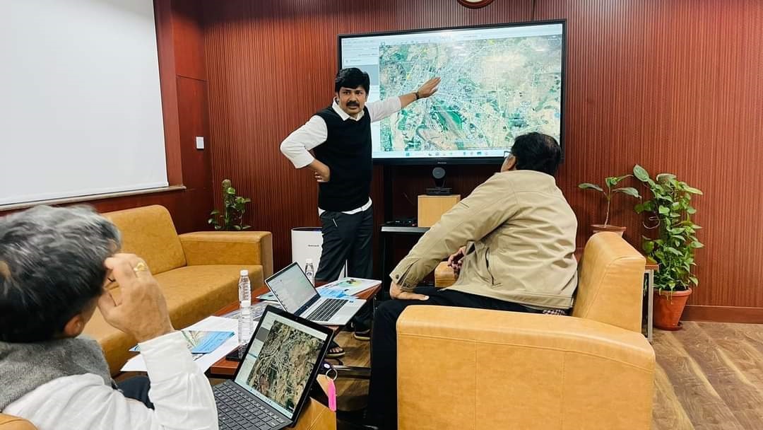 తిరుపతి, శ్రీకాళహస్తిలో రోప్‌వే ఏర్పాటుకు వినతి నేషనల్‌ హైవేస్‌ లాజిస్టిక్స్‌ మేనేజ్మెంట్‌ను కోరిన ఎంపి