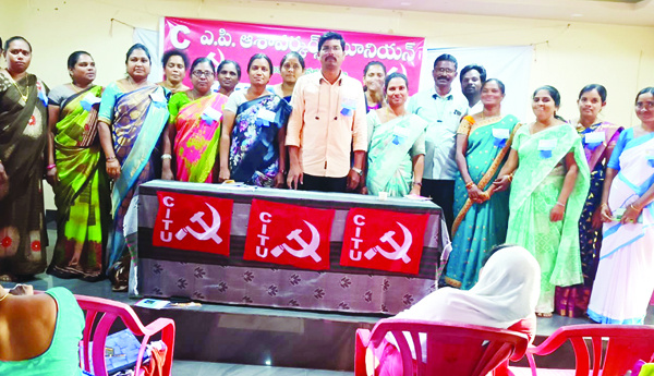 సమస్యలపై పోరాటాలకు సిద్ధం కావాలి