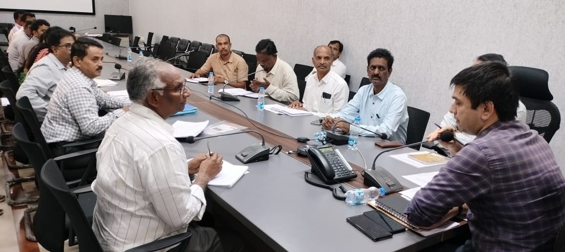  మధ్యాహ్న భోజన పథకం గాడీ తప్పితే కఠిన చర్యలు