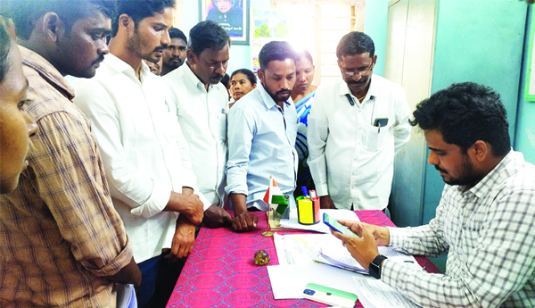 రామవరం నిర్వాసితులకు ప్యాకేజీ ఇవ్వాలి