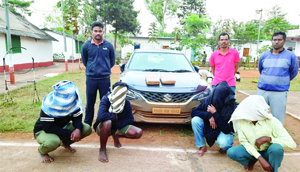 గంజాయి తరలిస్తున్న యువకుల అరెస్టు