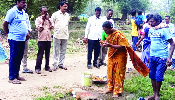 తాగునీటి కుళాయిల ఏర్పాటుకు శంకుస్థాపన