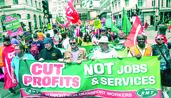 The-American-Parliament-started-to-suppress-the-railway-strike