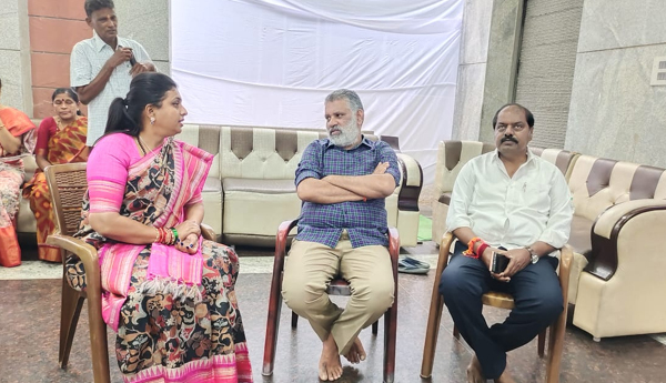 Minister-Roja-visited-Chevireddy