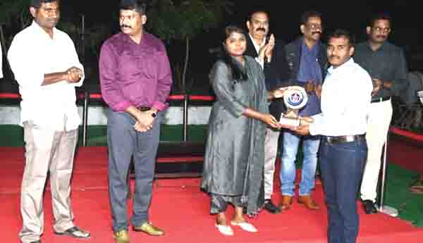 సిఐ, ఎస్‌ఐలకు ఉత్తమ అవార్డులు