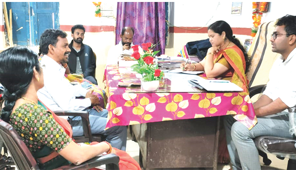 అధికారులు చిత్తశుద్ధితో పని చేయాలి