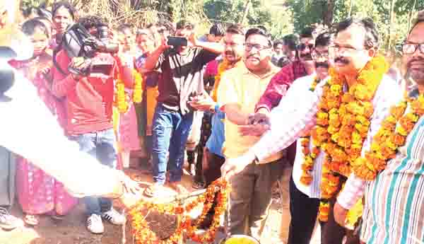 నిమ్మగడ్డలో తీరిన తాగునీటి సమస్య