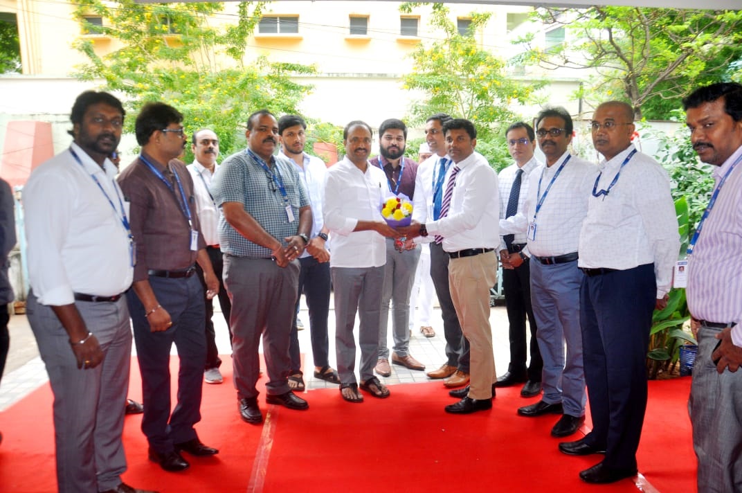 హెచ్‌డిఎఫ్‌సి సామాజిక సేవలు ప్రశంసనీయం