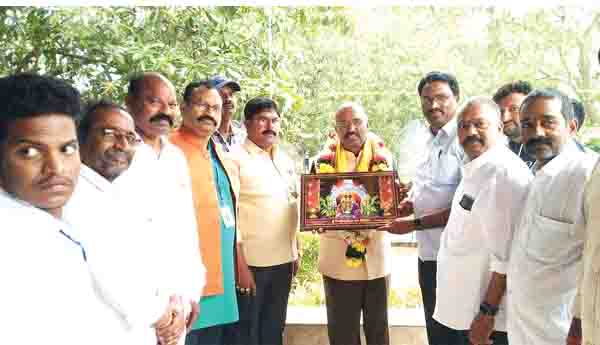 ప్రెస్‌ అకాడమీ ఛైర్మన్‌కు ఘన సన్మానం