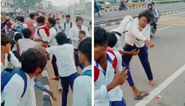 students-fight-on-road-visakha