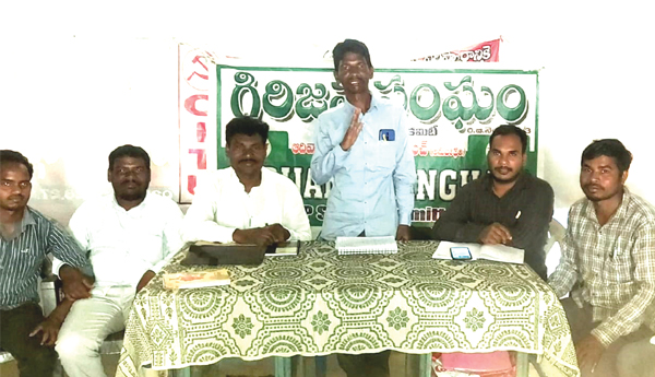 గిరిజన చట్టాలు, హక్కుల్ని కాల రాస్తే సహించం