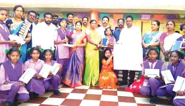 ట్యాబ్‌లతో సాంకేతిక పరిజ్ఞానం