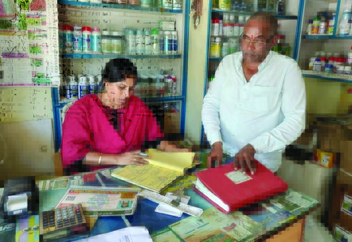 అధిక ధరలకు ఎరువులు విక్రయిస్తే చర్యలు