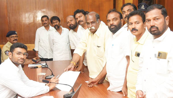 దేవస్థానం భూముల్లో నివాసితుల సమస్యలపై వినతి