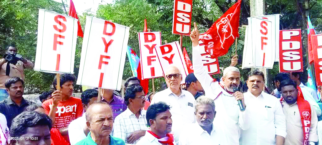 పోరాటాలతో ప్రత్యేక హోదా సాధ్యం