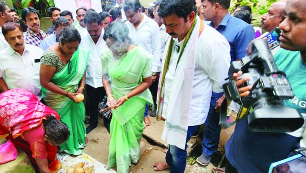 48వ వార్డులో అభివృద్ధి పనులకు శంకుస్థాపన