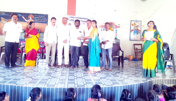 యువతకు ఆదర్శం స్వామి వివేకానంద