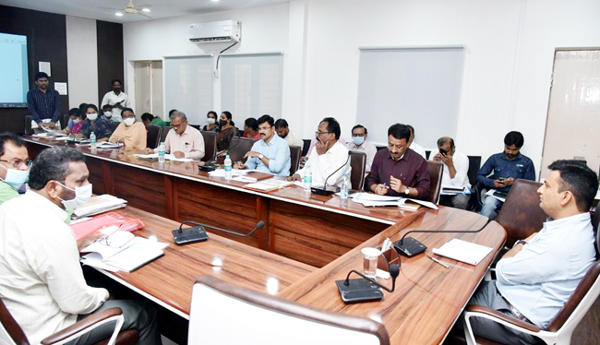 రీసర్వే గడువులోగా పూర్తి : కలెక్టర్‌