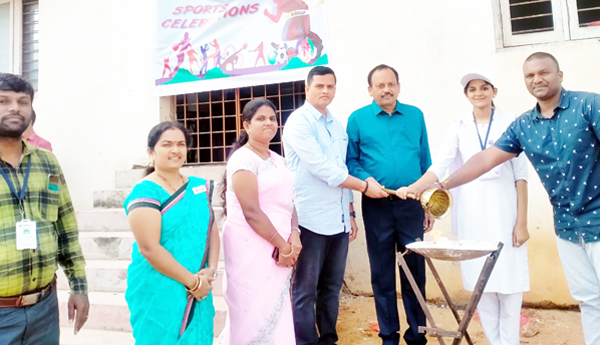 చదువుతోపాటు క్రీడల్లోనూ రాణించాలి