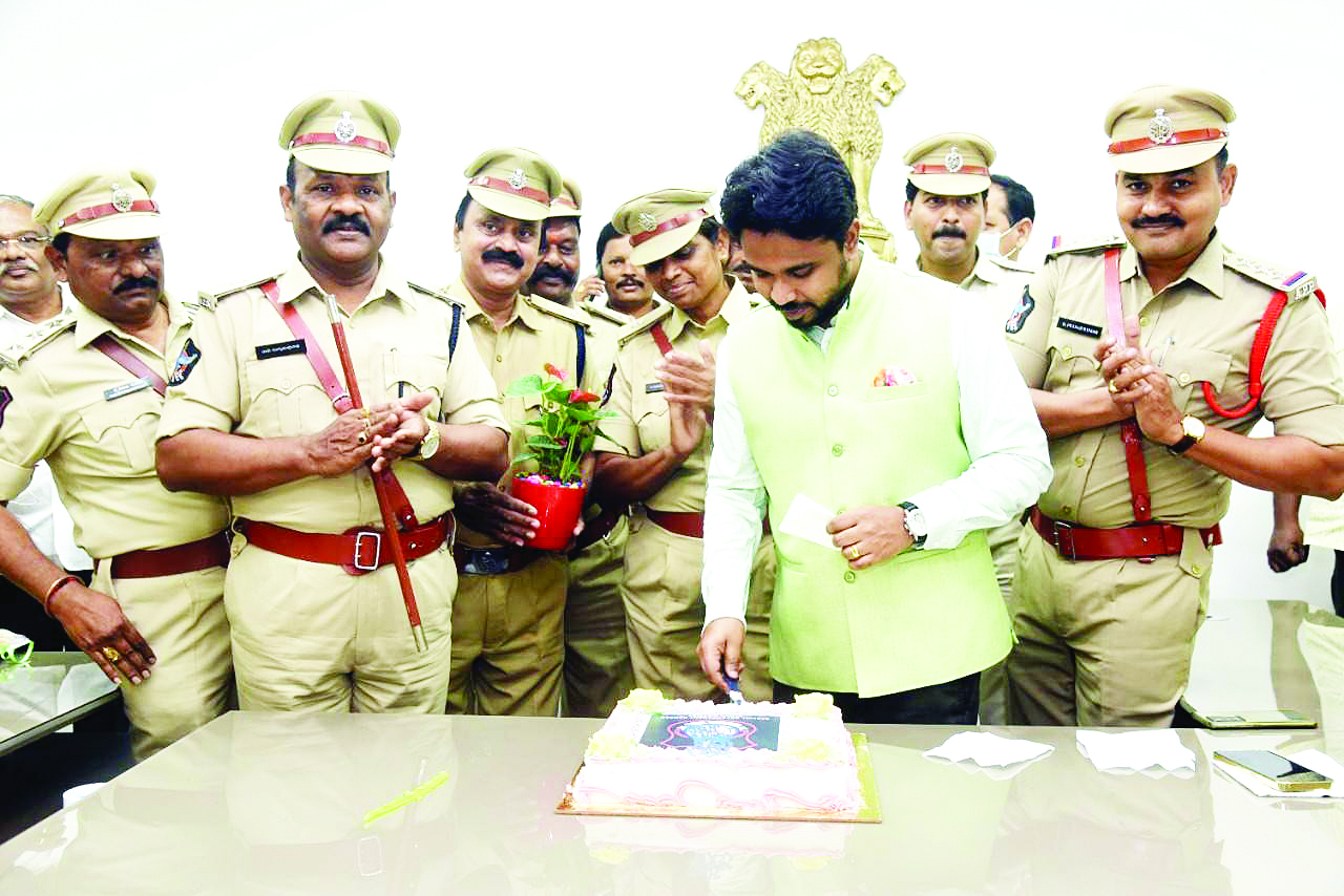 ఘనంగా కొత్త సంవత్సర వేడుకలు