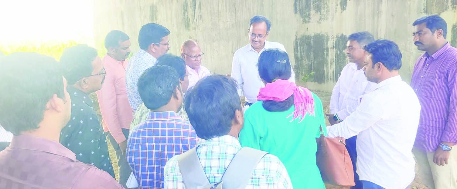 త్వరితగతిన వంతెన నిర్మాణ పనులు చేపట్టాలి