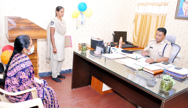 ఫిర్యాదులను సత్వరం పరిష్కరించాలి : ఎఎస్‌పి