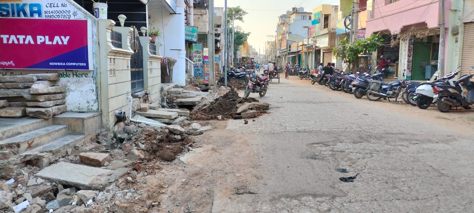 ఆక్రమణలు తొలగించి వదిలేశారు..!