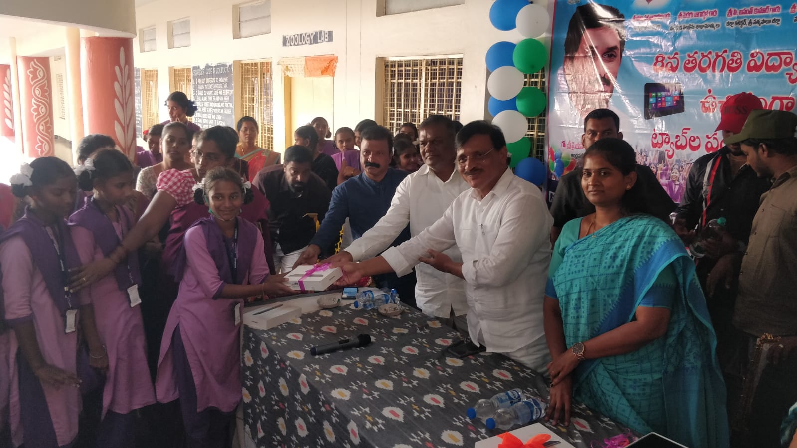 పాఠశాల విద్యకు ప్రాధాన్యత : ఎమ్మెల్సీ