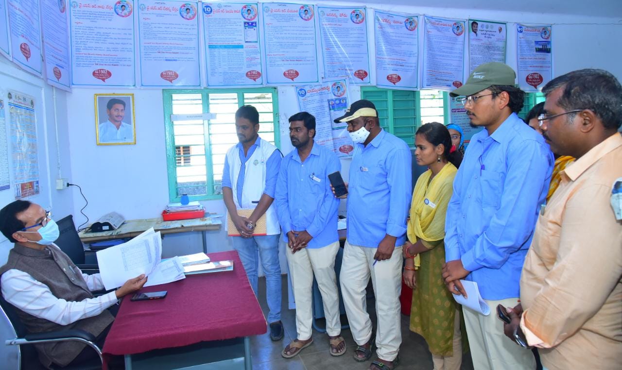 కలెక్టర్‌ విస్తృత పర్యటన
