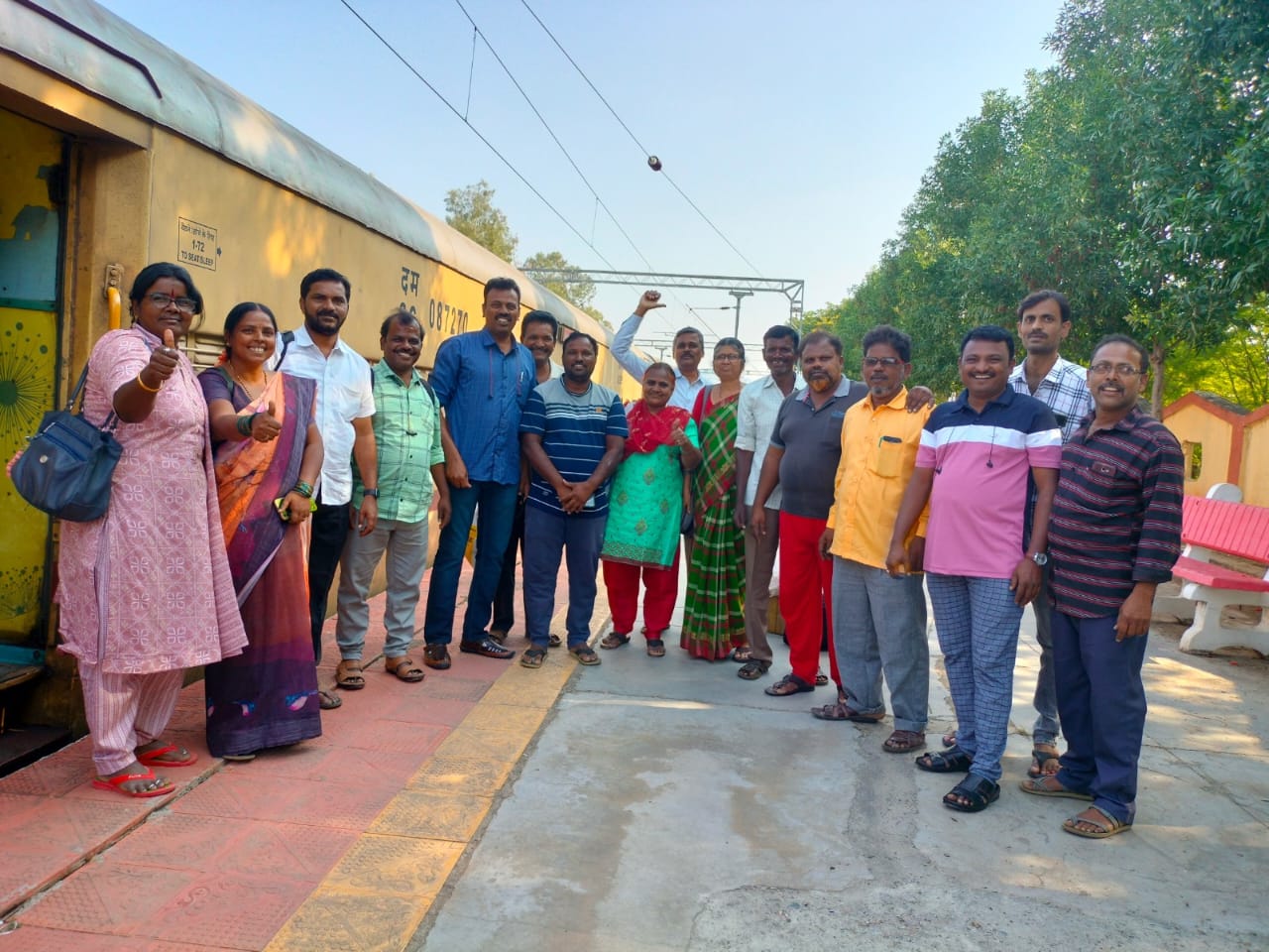 రాష్ట్ర మహాసభలకు తరలిన సిఐటియు నాయకులు