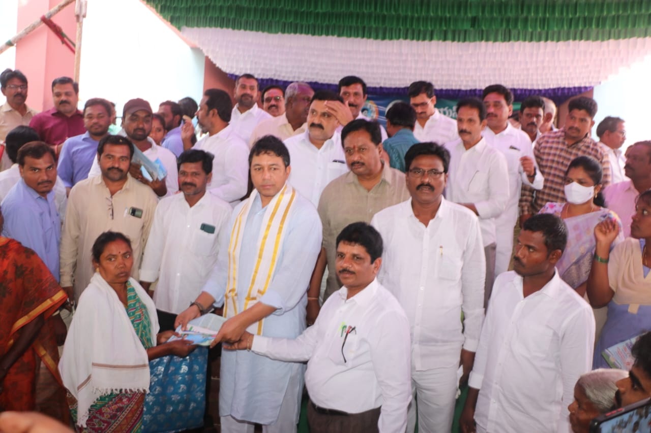 పథకాలన్నింటికీ అర్హతే ప్రమాణికం