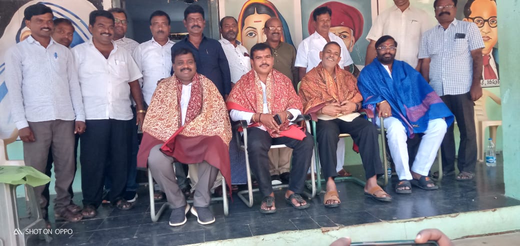 దాతలకు సన్మానం