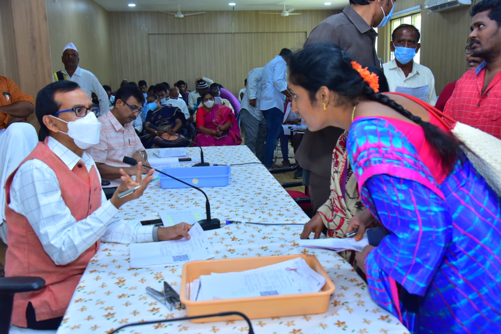 గృహ నిర్మాణ లక్ష్యాన్ని చేరుకుందాం : కలెక్టర్‌