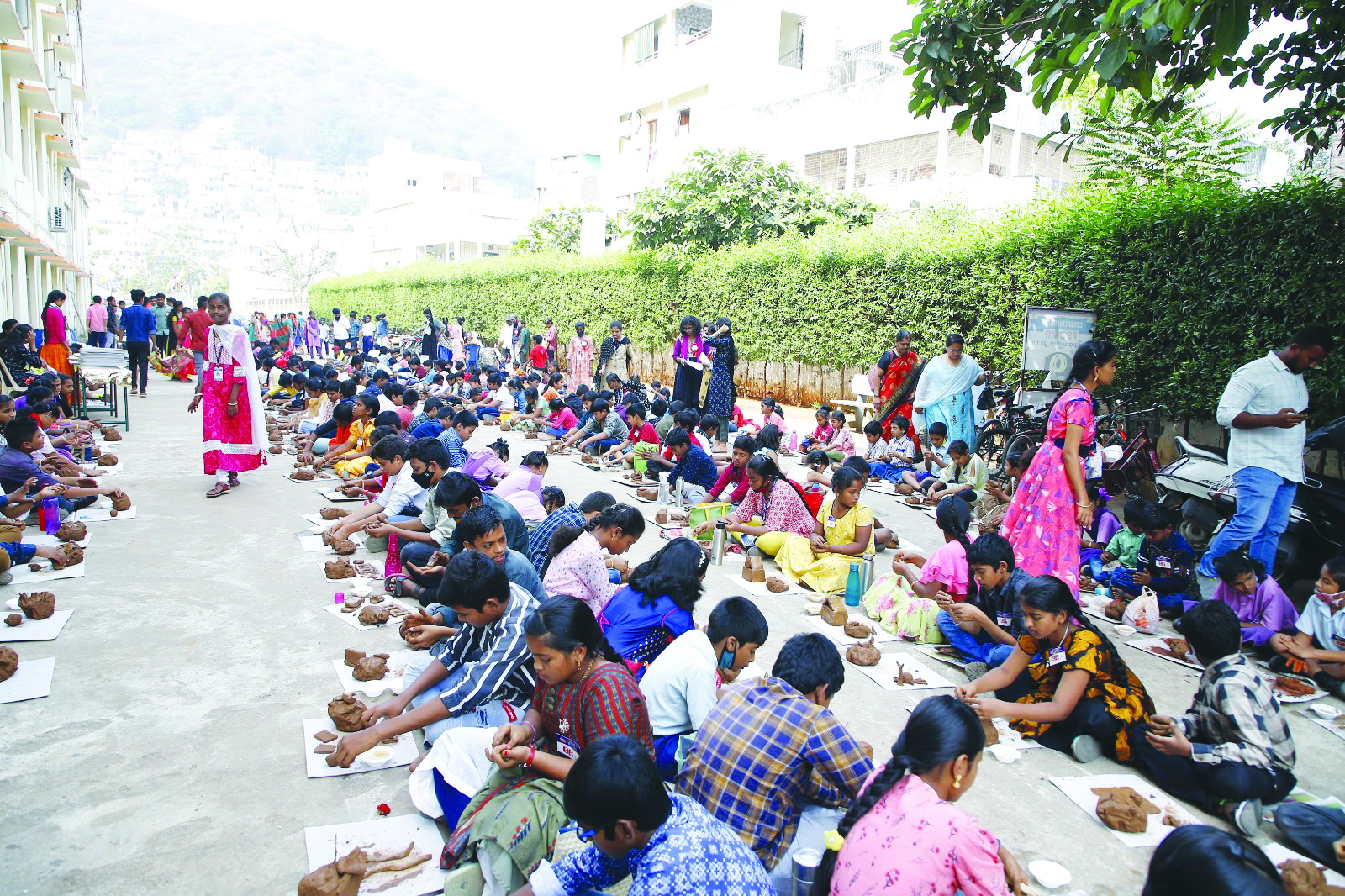 వెల్లివిరిసిన కళా ప్రతిభ