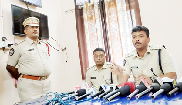 నాటుసారా మరణాలపై సమగ్ర విచారణ : ఎస్‌పి