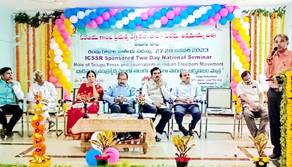 స్వాతంత్య్రోద్యమానికి దశదిశ నిర్దేశించింది పత్రికలే
