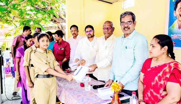 'విద్యా రంగంలో డిజిటల్‌ విప్లవానికి నాంది'