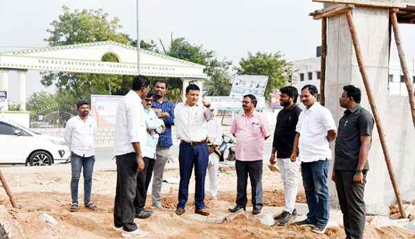 పనుల్లో వేగం పెంచాలి : కలెక్టర్‌