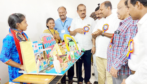 విద్యార్థులకు శాస్త్రీయ దృక్పథం అవసరం