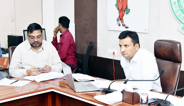 ఉగాదికి ఐదు లక్షల ఇళ్లు పూర్తి చేయాలి