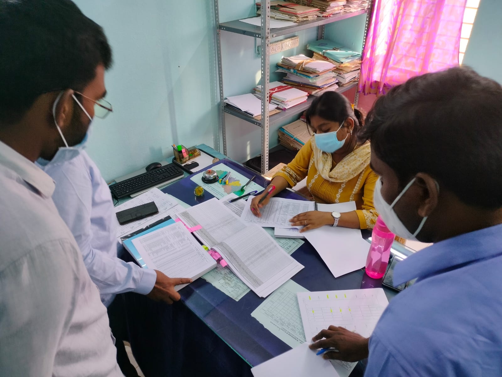 నాడు-నేడు పనులు పరిశీలన