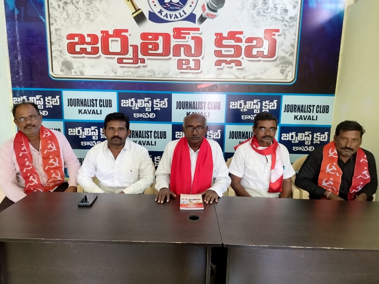 టిడ్కో ఇళ్లను లబ్ధిదారులకు కేటాయించాలి