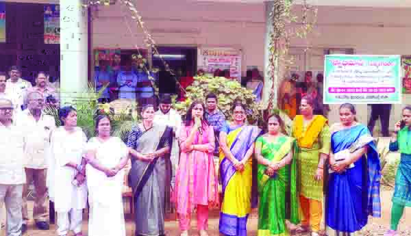 బాలికలు స్వేచ్ఛగా ఎదగాలి