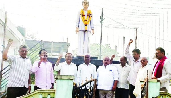  పివి.రమణకు ఘన నివాళి